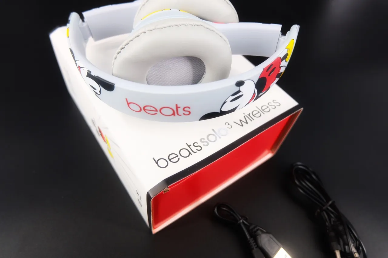Beats Solo 3 Disney Mickey Mouse Light Blue سماعات فوق الأذن 5