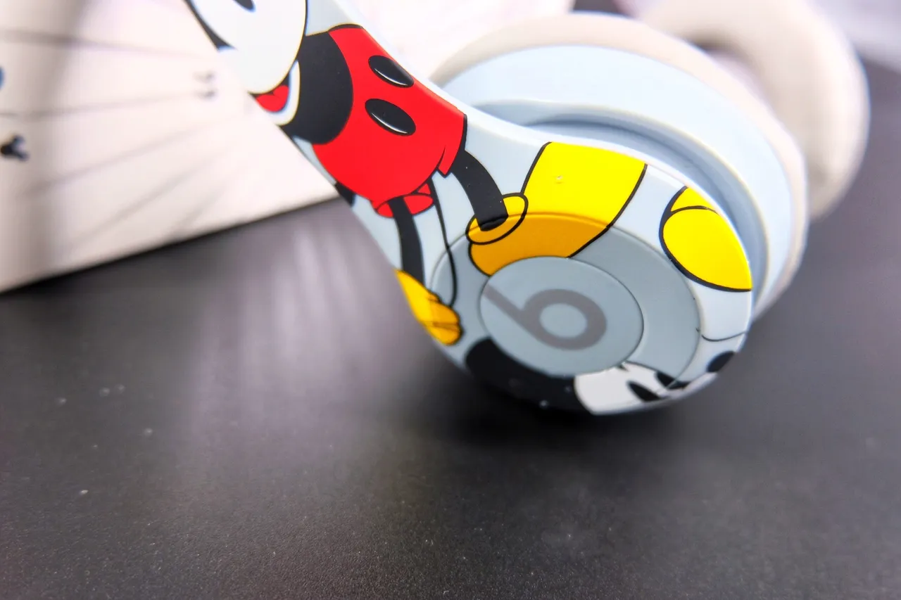 Beats Solo 3 Disney Mickey Mouse Light Blue سماعات فوق الأذن 7