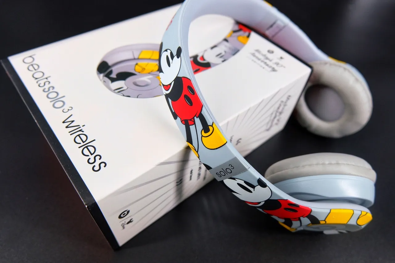 Beats Solo 3 Disney Mickey Mouse Light Blue سماعات فوق الأذن 8