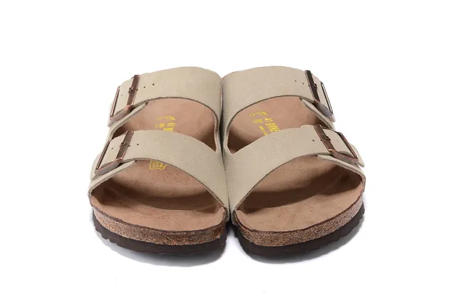 Birkenstock Arizona Sandales Casual à Deux Sangles en Daïm Beige 5