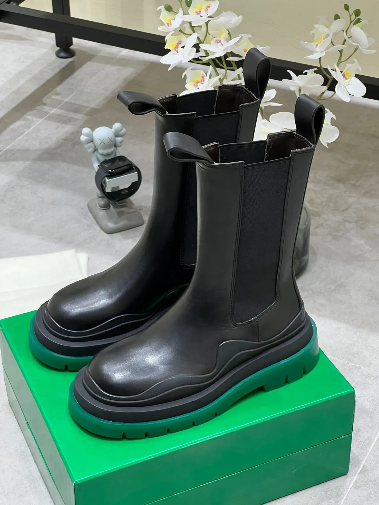 Bottega Veneta Black Green Smooth Leather Elastic Side Gussets Ankle Boots 6