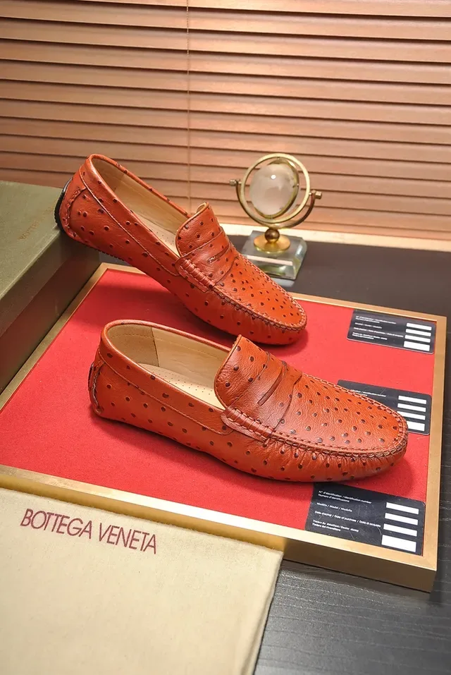 Bottega Veneta Mocassin en Cuir d'Autruche Marron Beige Perforé Bride Penny 4