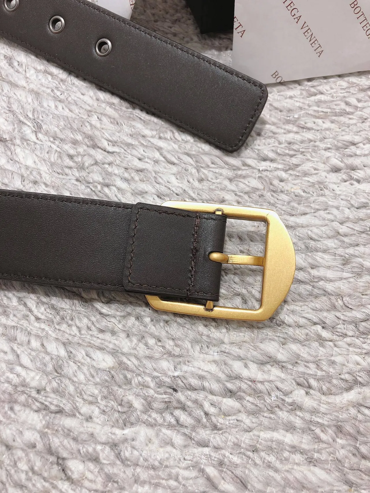 Bottega Veneta Ceinture en Cuir Marron Doré Intrecciato Tissé Rectangulaire avec Boucle 3