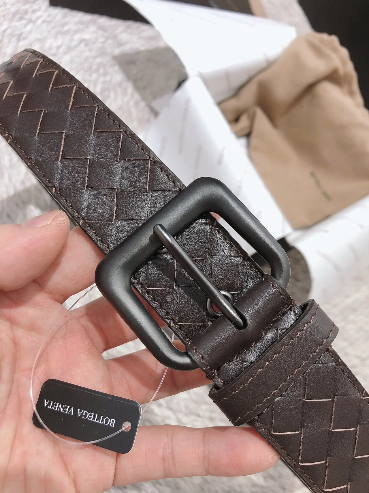 Bottega Veneta كاسيت منسوج جلد بني حزام 7