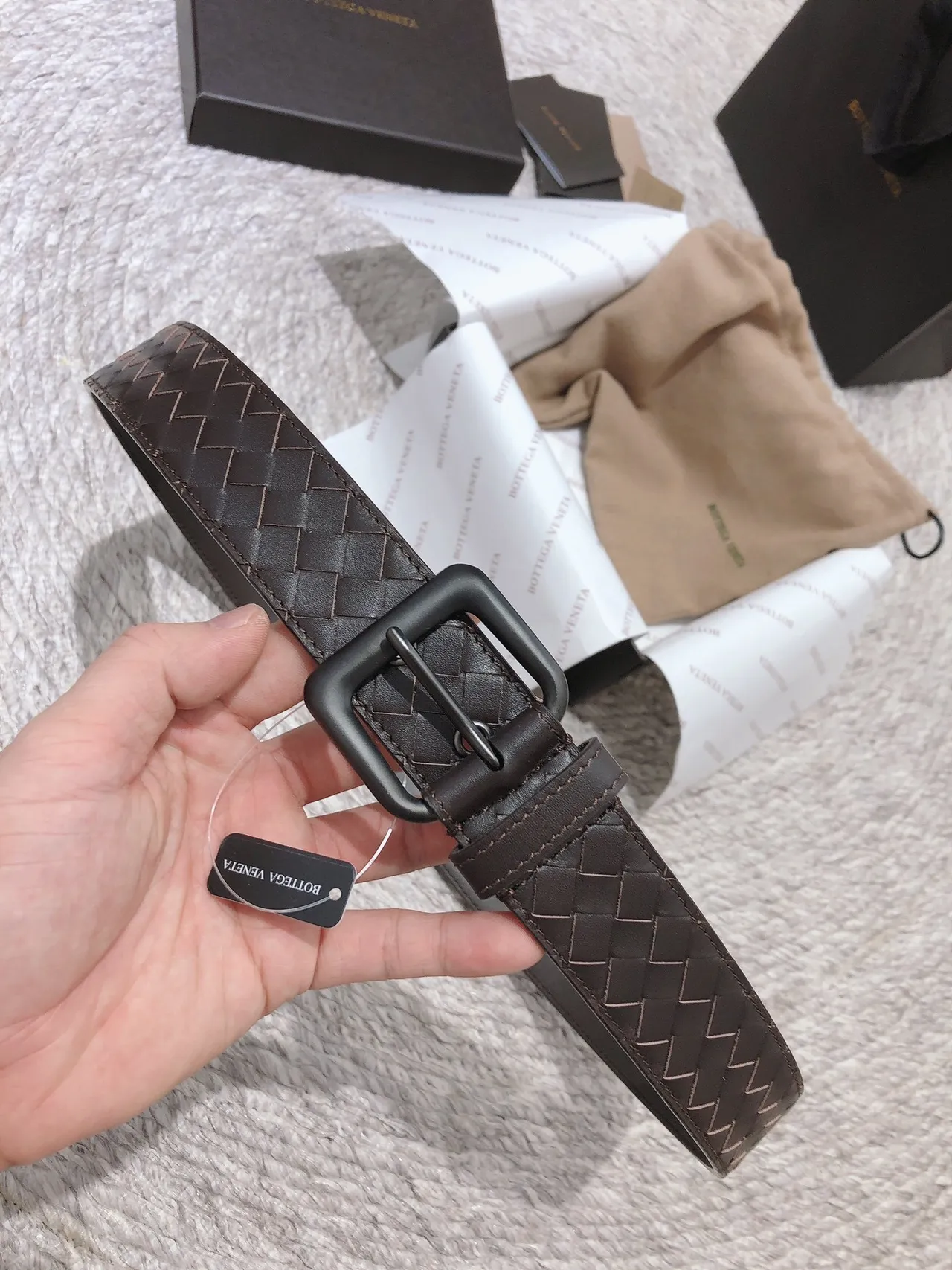Bottega Veneta كاسيت منسوج جلد بني حزام 8
