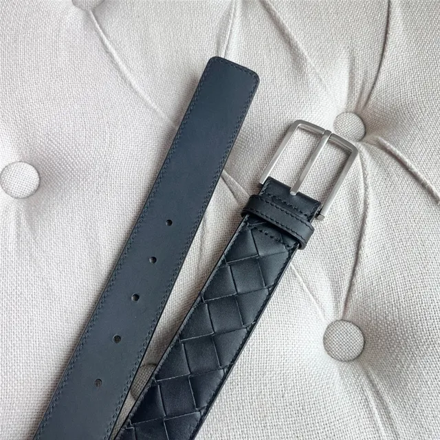 Bottega Veneta Intrecciato Cinturón de cuero negro trenzado mate con hebilla 4