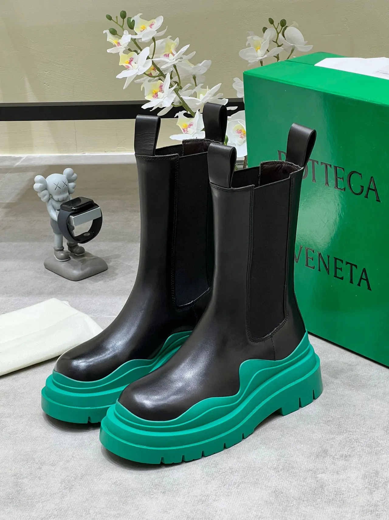 Bottega Veneta Le Cagole Bottines noires et vertes épaisses 2