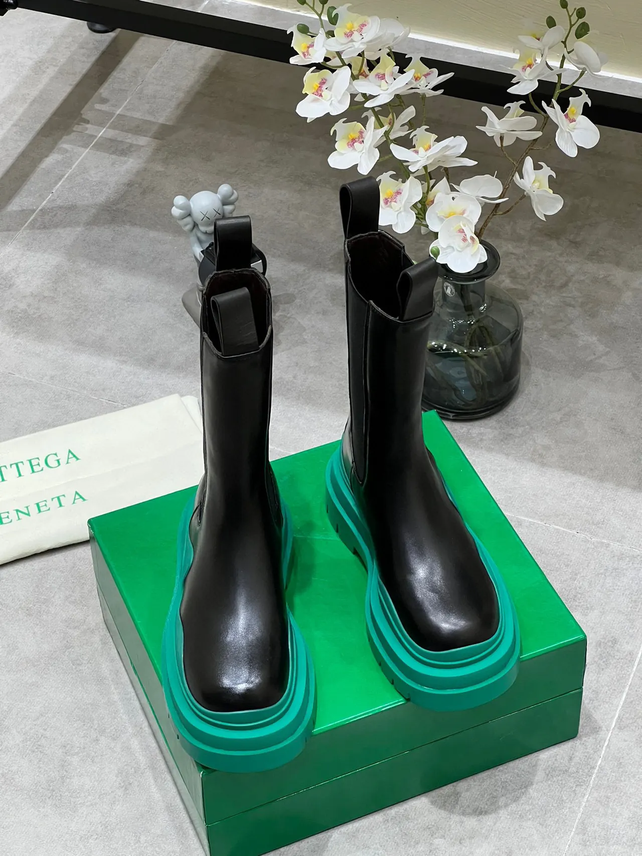 Bottega Veneta Le Cagole Bottines noires et vertes épaisses 4