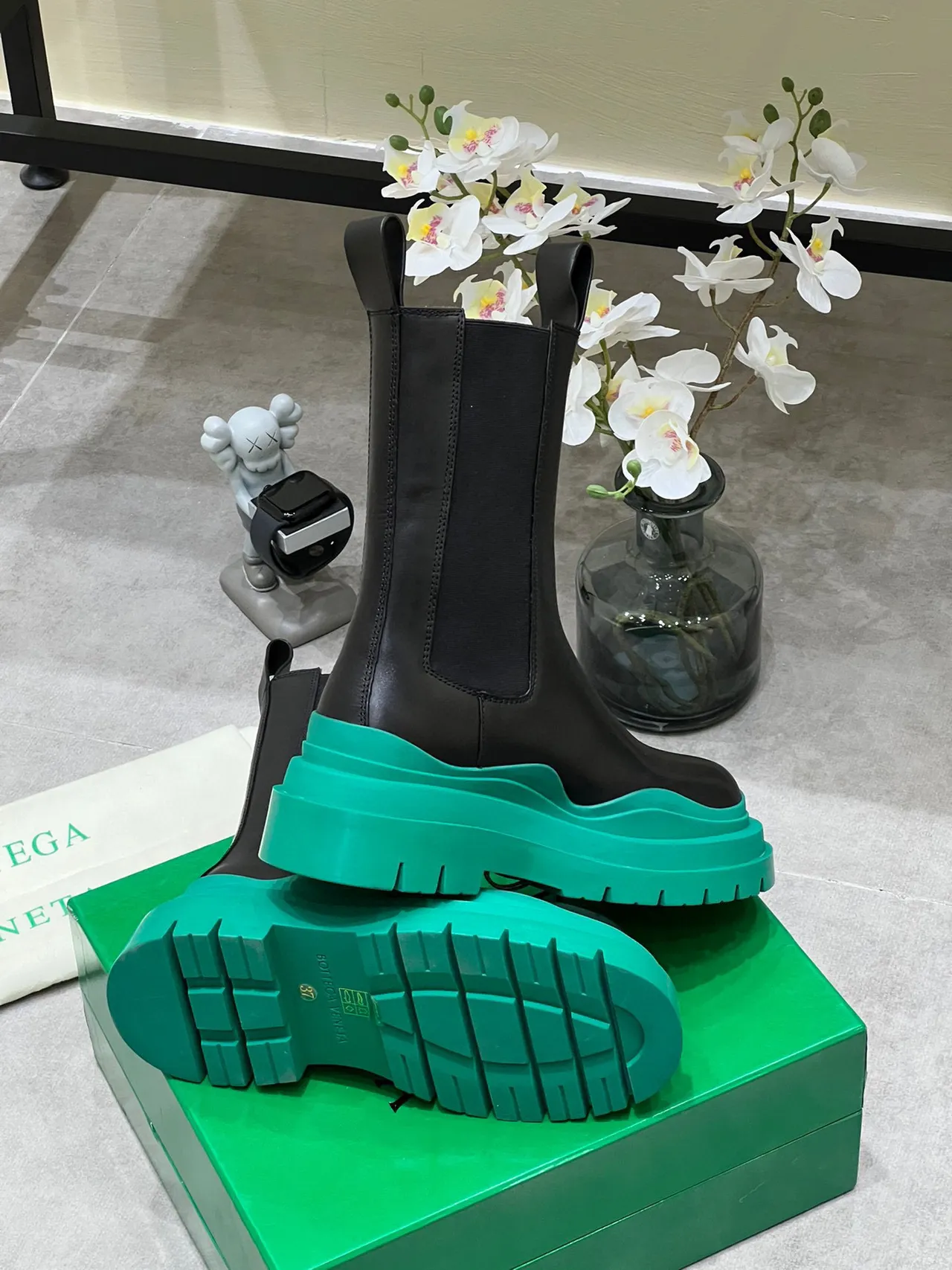Bottega Veneta Le Cagole Bottines noires et vertes épaisses 8