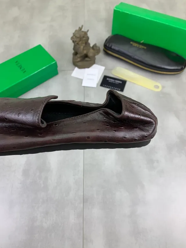 Bottega Veneta Mocassin Brun en Cuir d'Avestruz Embossé 3