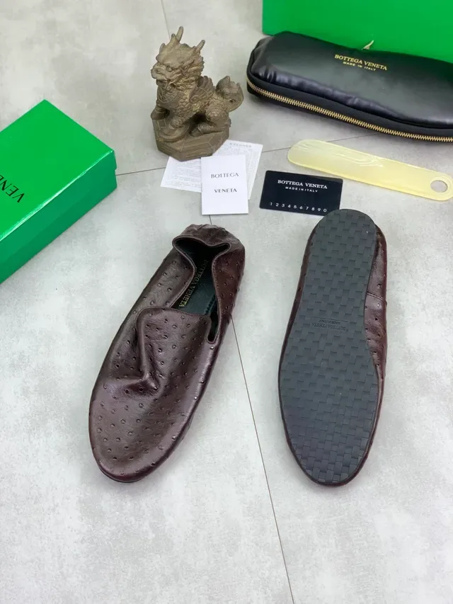 Bottega Veneta Mocassin Brun en Cuir d'Avestruz Embossé 5
