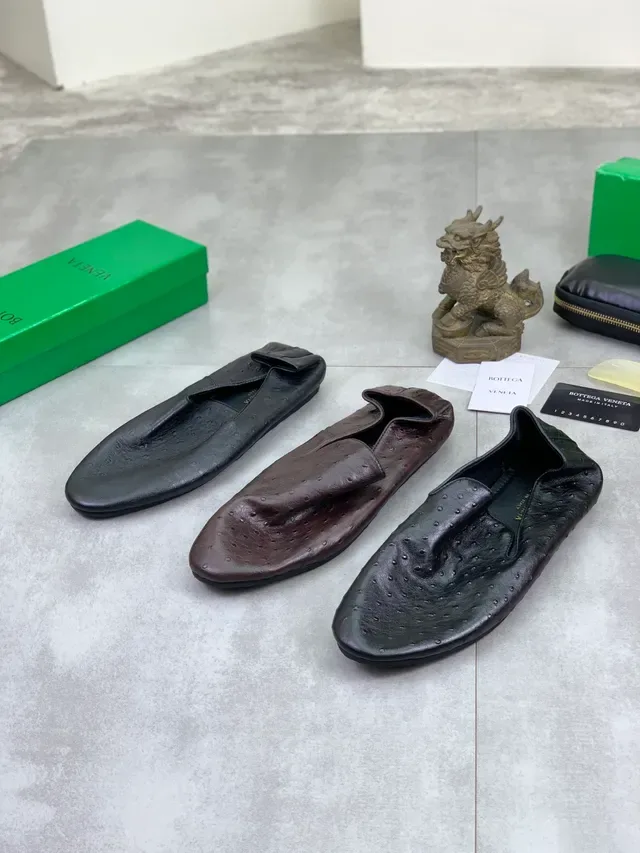 Bottega Veneta Mocassin Brun en Cuir d'Avestruz Embossé 6
