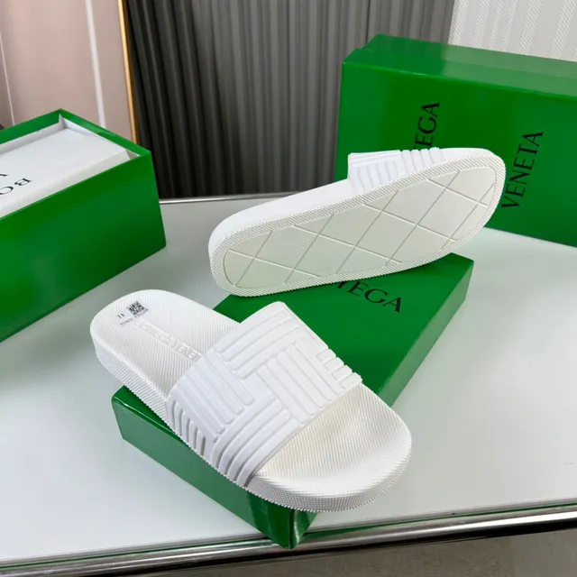 Bottega Veneta Sardine Blanche Pantoufle en Caoutchouc Moulé 5