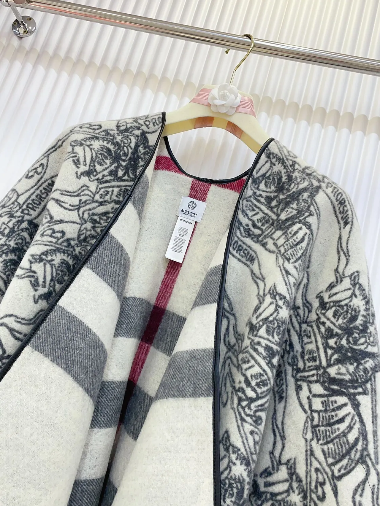 Burberry Beige Noir Imprimé Motif Bordure Trim Châle 8