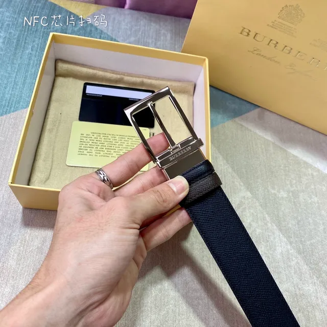 Burberry 黑色棕色纹理粒面可逆双耳扣皮带 2