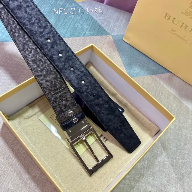 Burberry 黑色棕色纹理粒面可逆双耳扣皮带 7