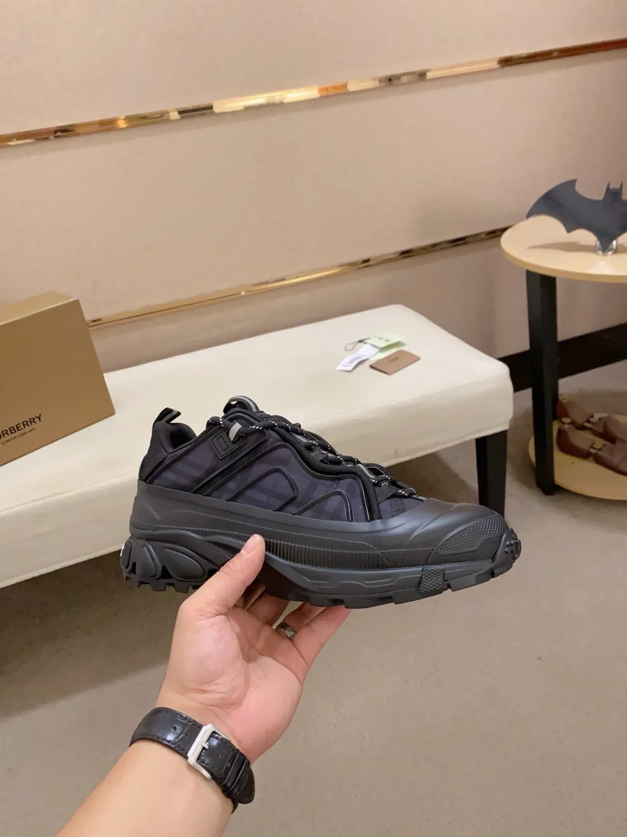 Burberry Noir et Gris Semelle Rugged Semelle supérieure en maille technique et nylon Baskets chunky 5