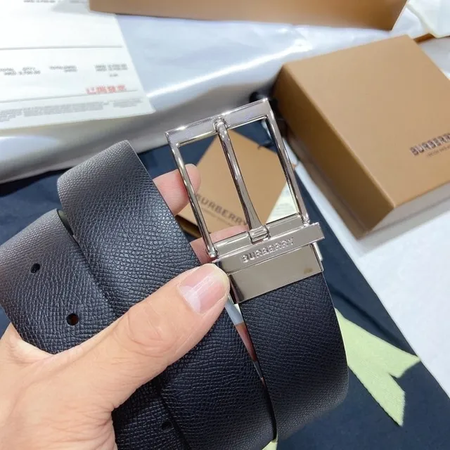 Burberry Black Silver Textured Grain Reversible Buckle Leather Belt 6