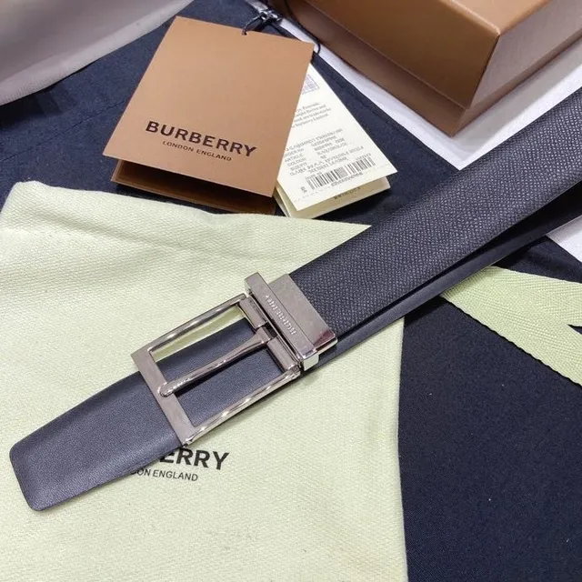 Burberry Black Silver Textured Grain Reversible Buckle Leather Belt 8