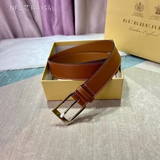 Burberry বাদামী বেইজ মসৃণ তান সাদা বিরুদ্ধ সেলাই চামড়া বেল্ট