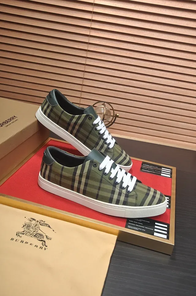 Burberry House Check Olive Green and Black Lifestyle Sneakers 3