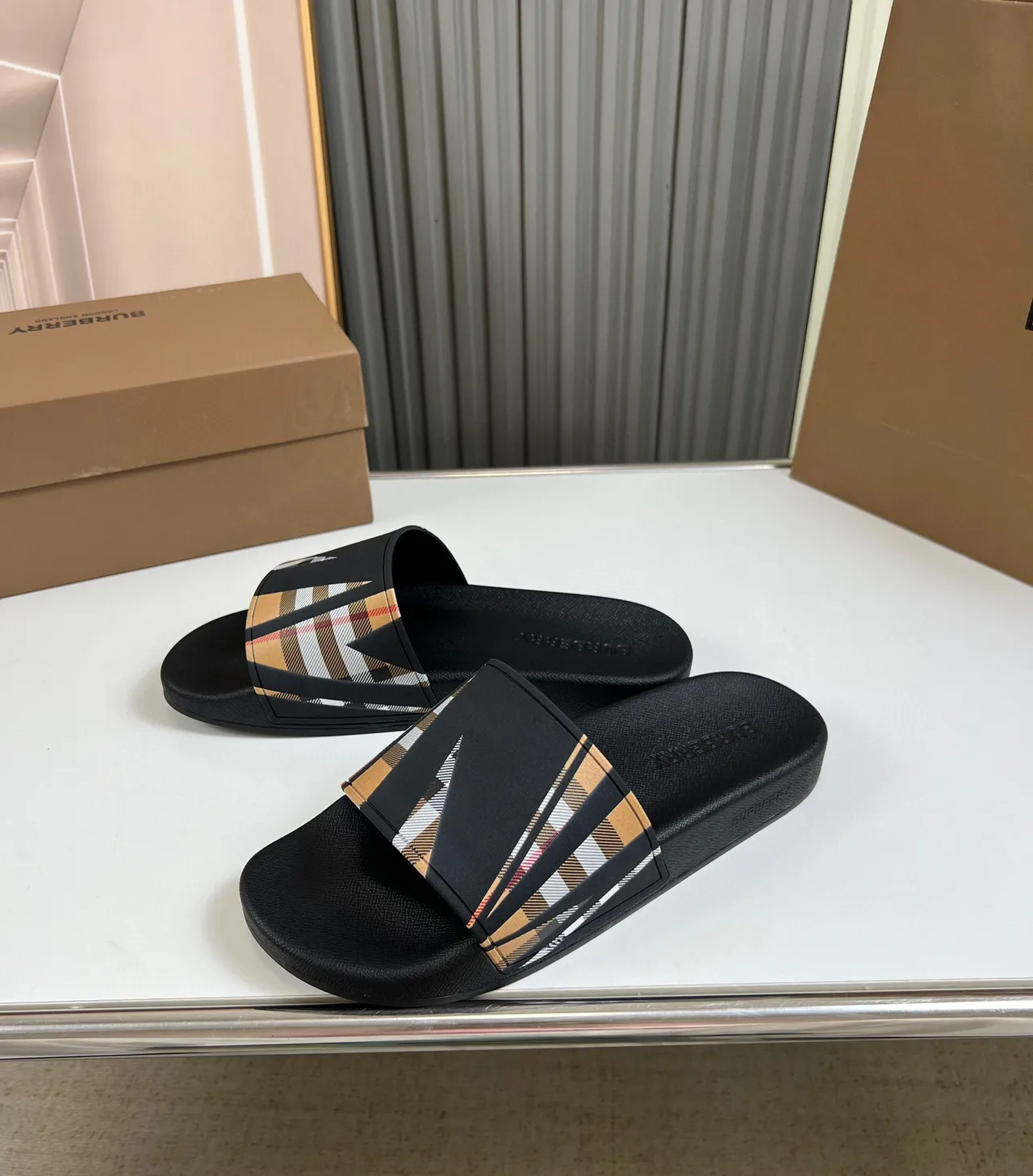 Burberry House Check Slide Slipper 3