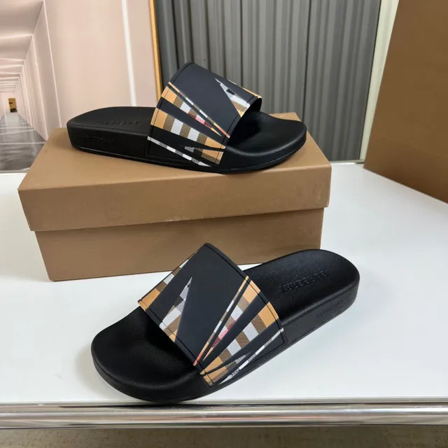 Burberry House Check Slide Slipper 4