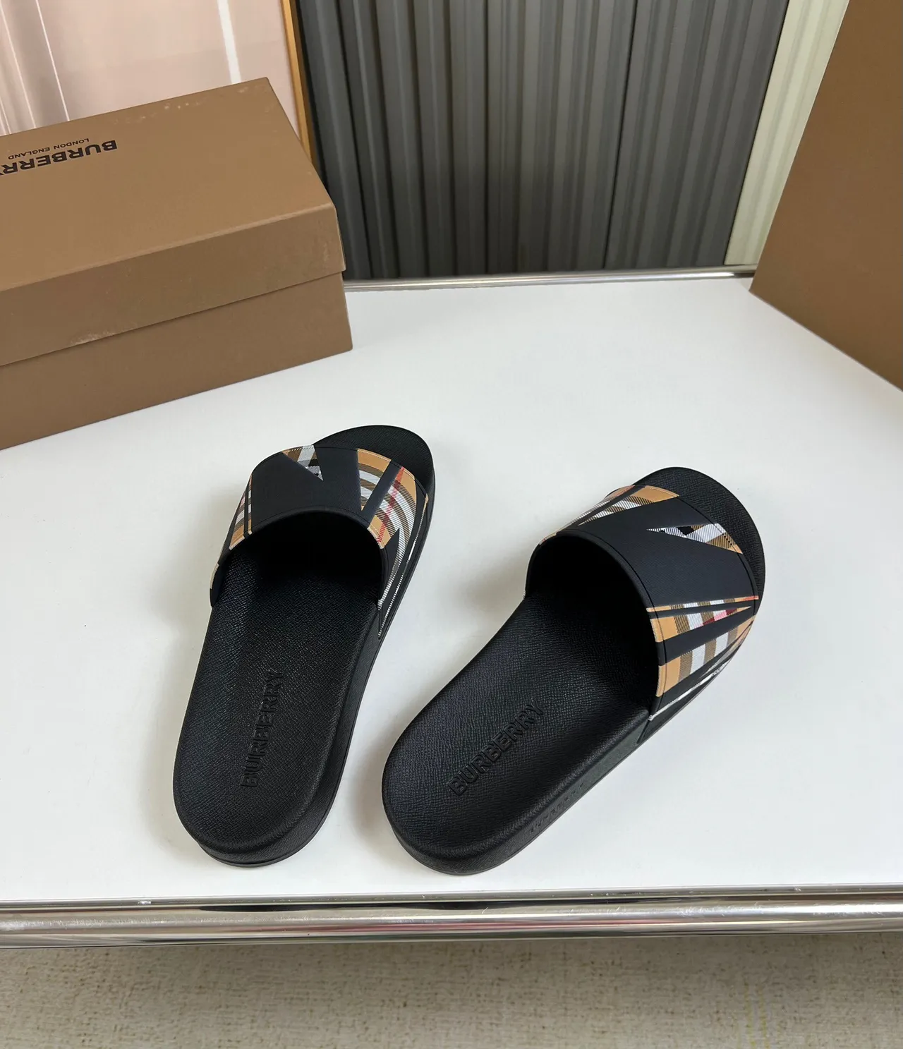 Burberry House Check Slide Slipper 5
