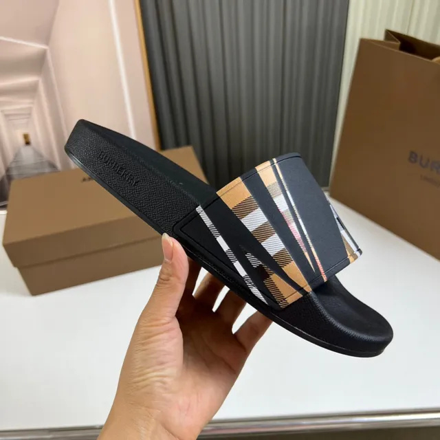Burberry House Check Slide Slipper 7