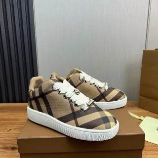 Burberry Knight বেইজ-বাদামী Nova Check টেক্সটাইল উপর সাদা রাবার কাপসোল লাইফস্টাইল স্নিকার্স