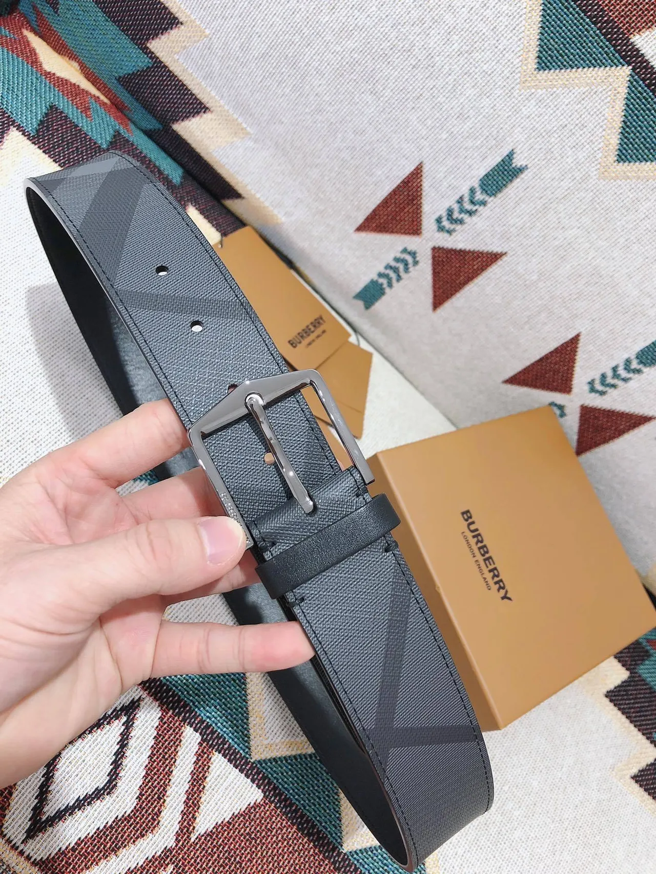Burberry Knight Gray Check Leather Belt 8