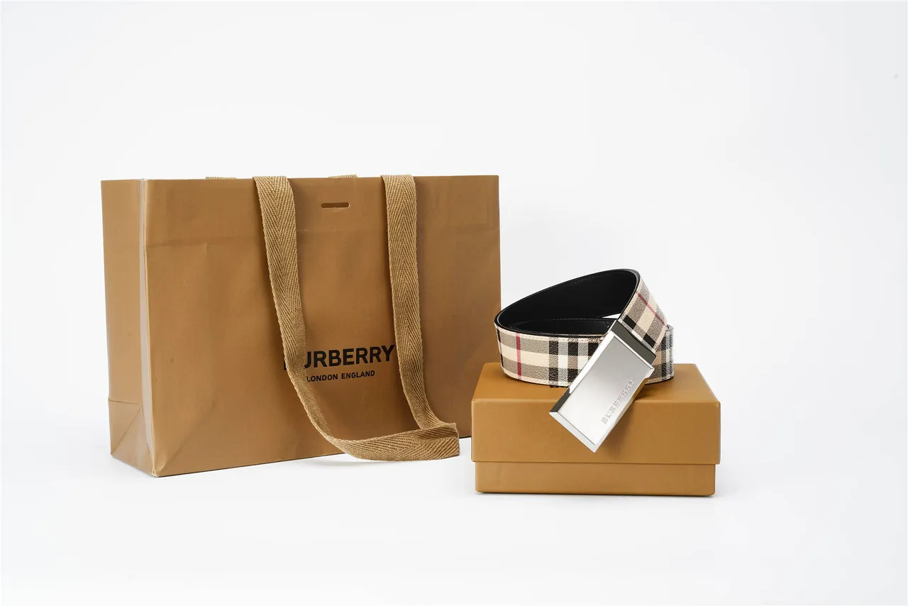 Burberry Knight Haymarket Check cinto de couro bege 5