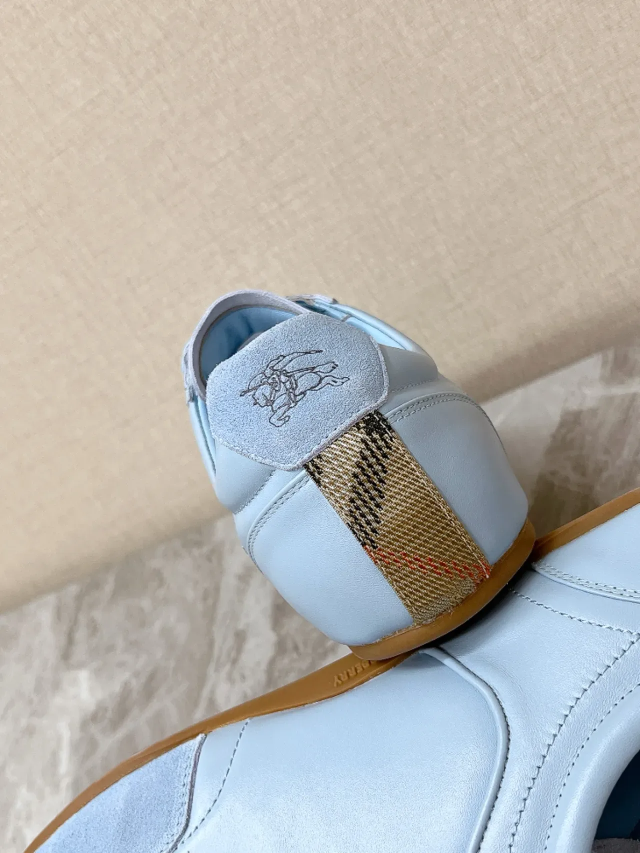 Burberry Knight Chaussures Lifestyle Daim-Cuirs Bleu Clair 3