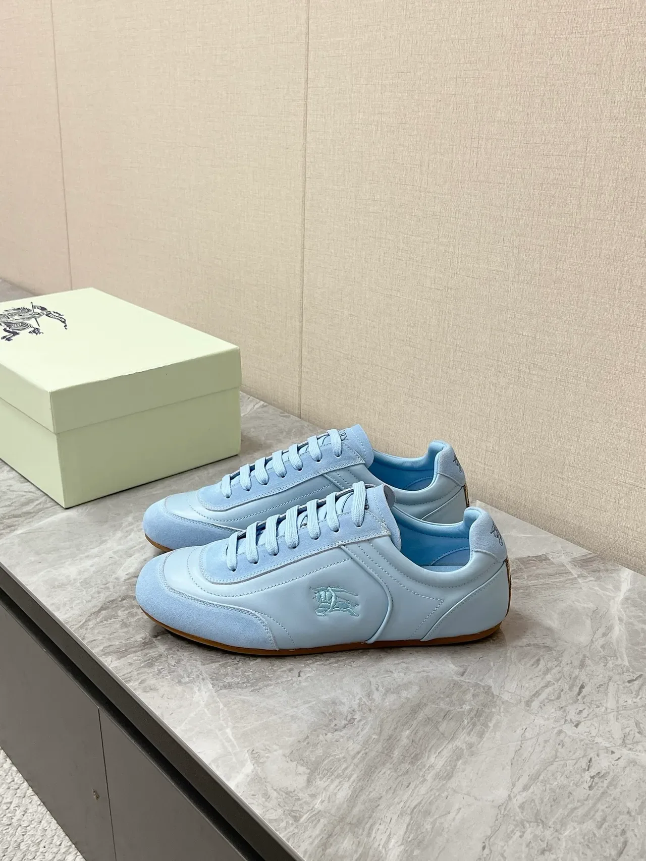 Burberry Knight Chaussures Lifestyle Daim-Cuirs Bleu Clair 6