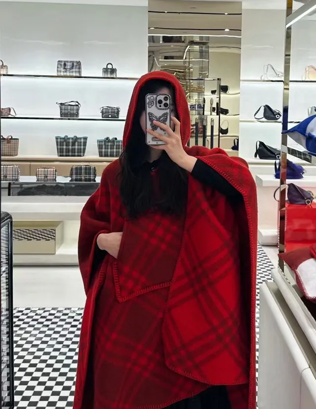 Burberry Knight Red Check Shawl 5