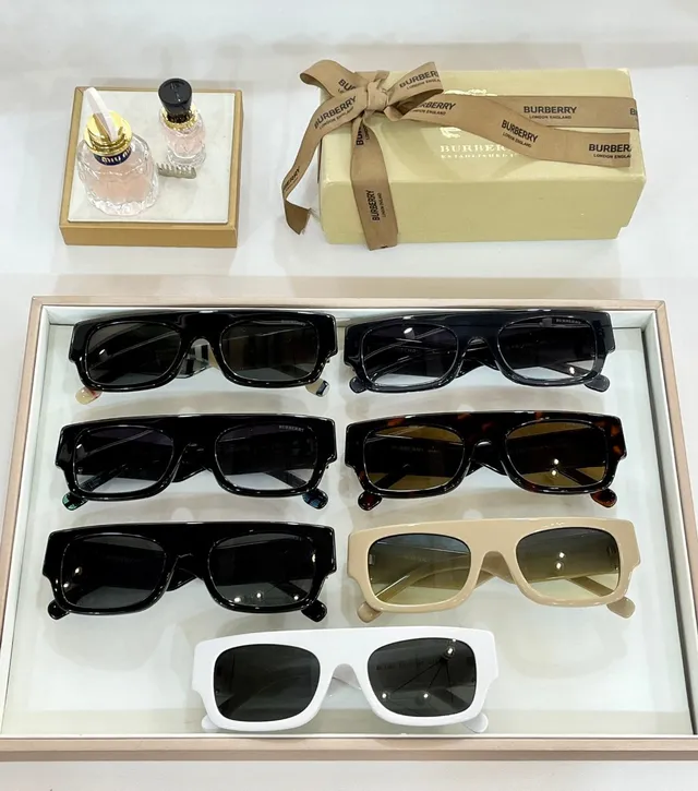 Burberry Knight Acetate Tortoiseshell Gold-B Logo Lunettes de soleil 3