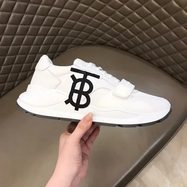 Burberry Lola Monogram blanc style de vie sneakers 3