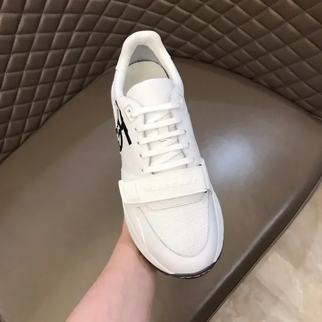 Burberry Lola Monogram blanc style de vie sneakers 4
