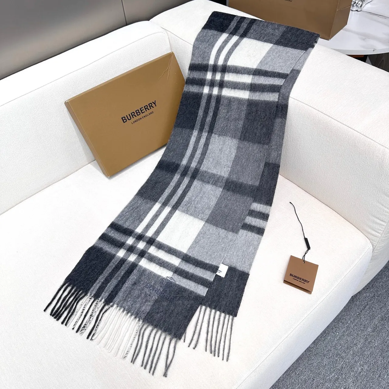Burberry Nova Check Black White Gray Cashmere Écharpe 7