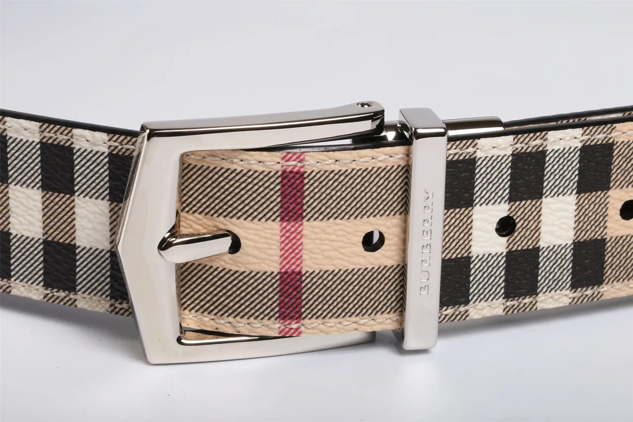 Burberry Reversible Nova Check Beige and Black Leather Belt 7