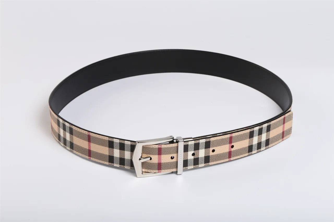 Burberry Reversible Nova Check Beige and Black Leather Belt 8