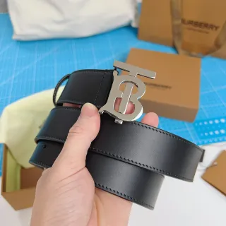 Burberry TB Monogram কালো চামড়ার বেল্ট