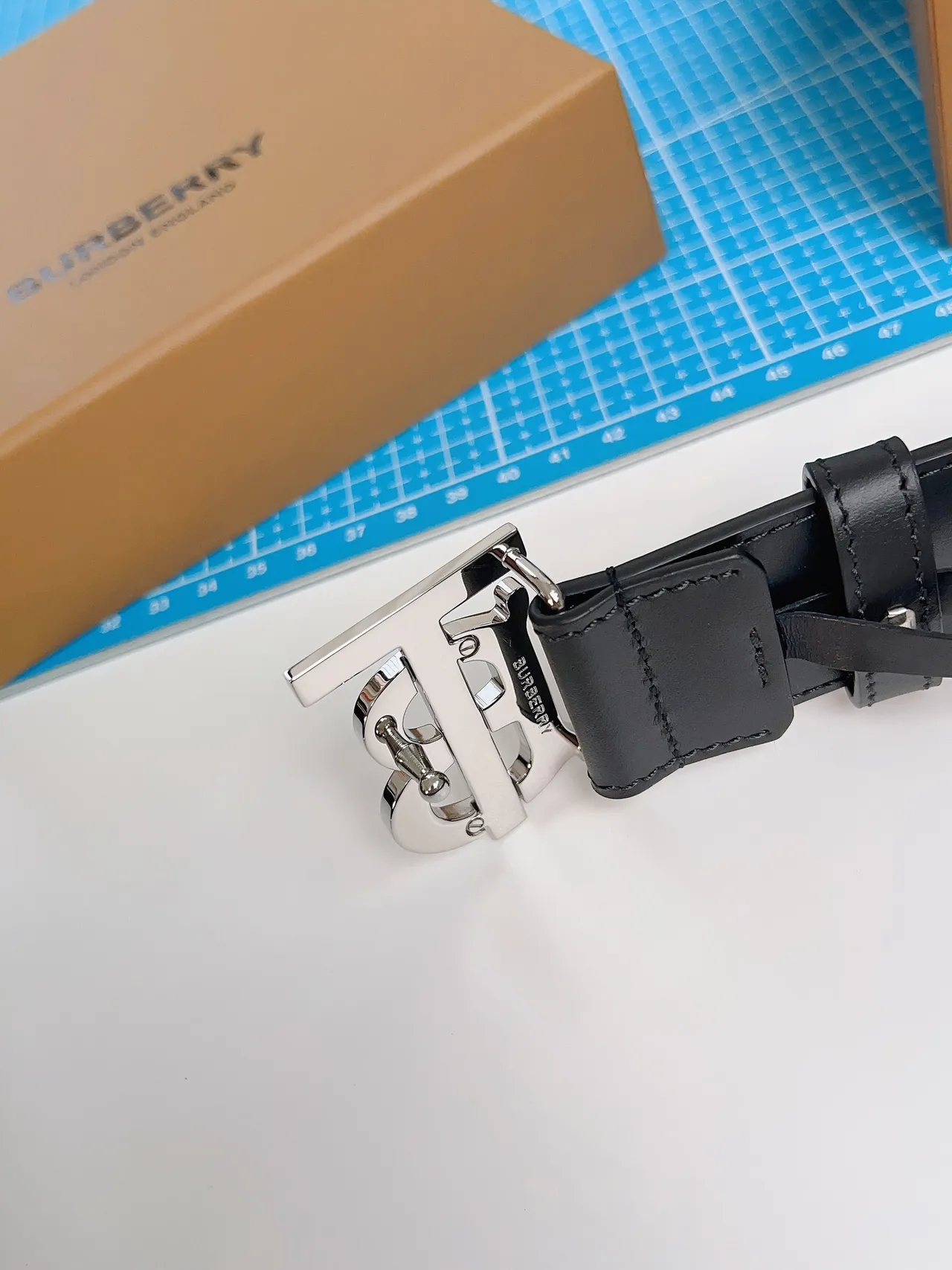 Burberry TB Monogram Ceinture en cuir noir 4