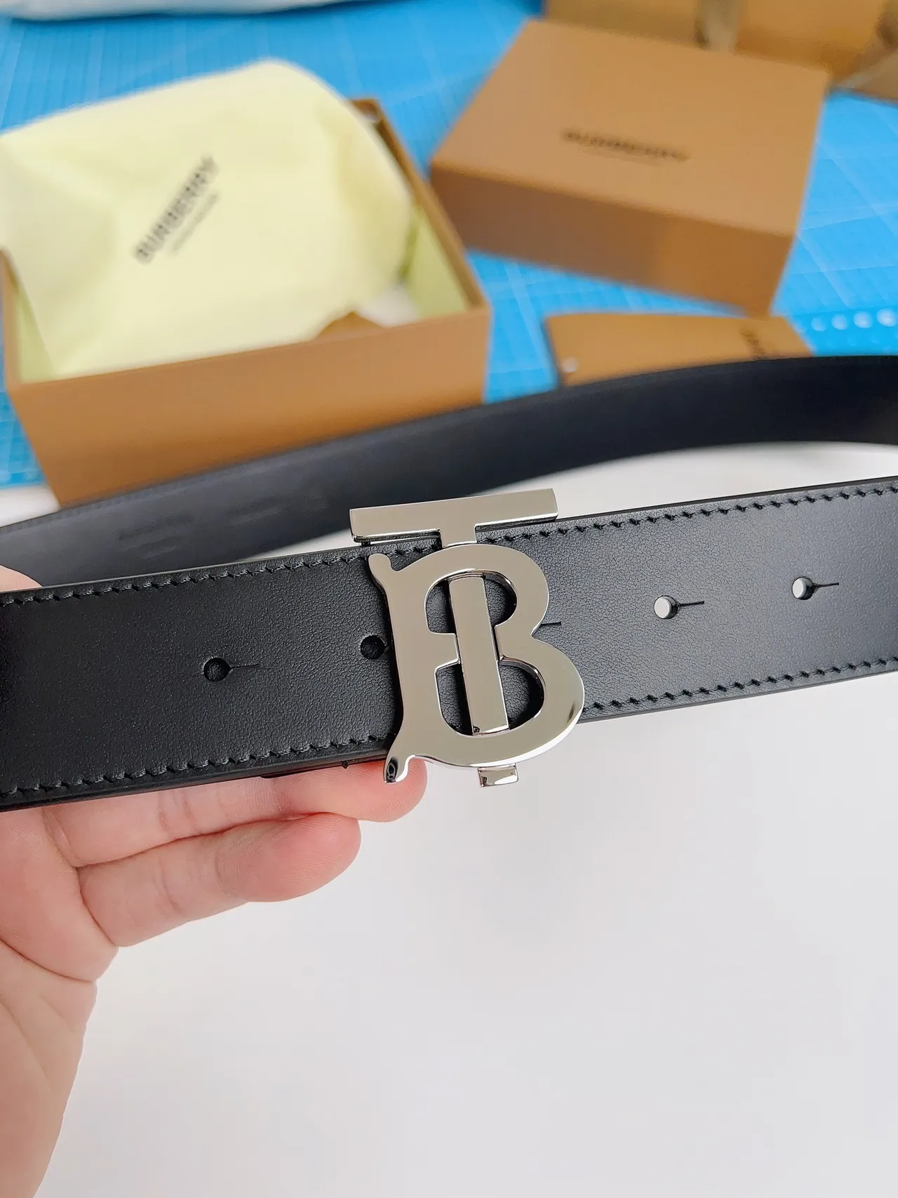 Burberry TB Monogram Ceinture en cuir noir 7