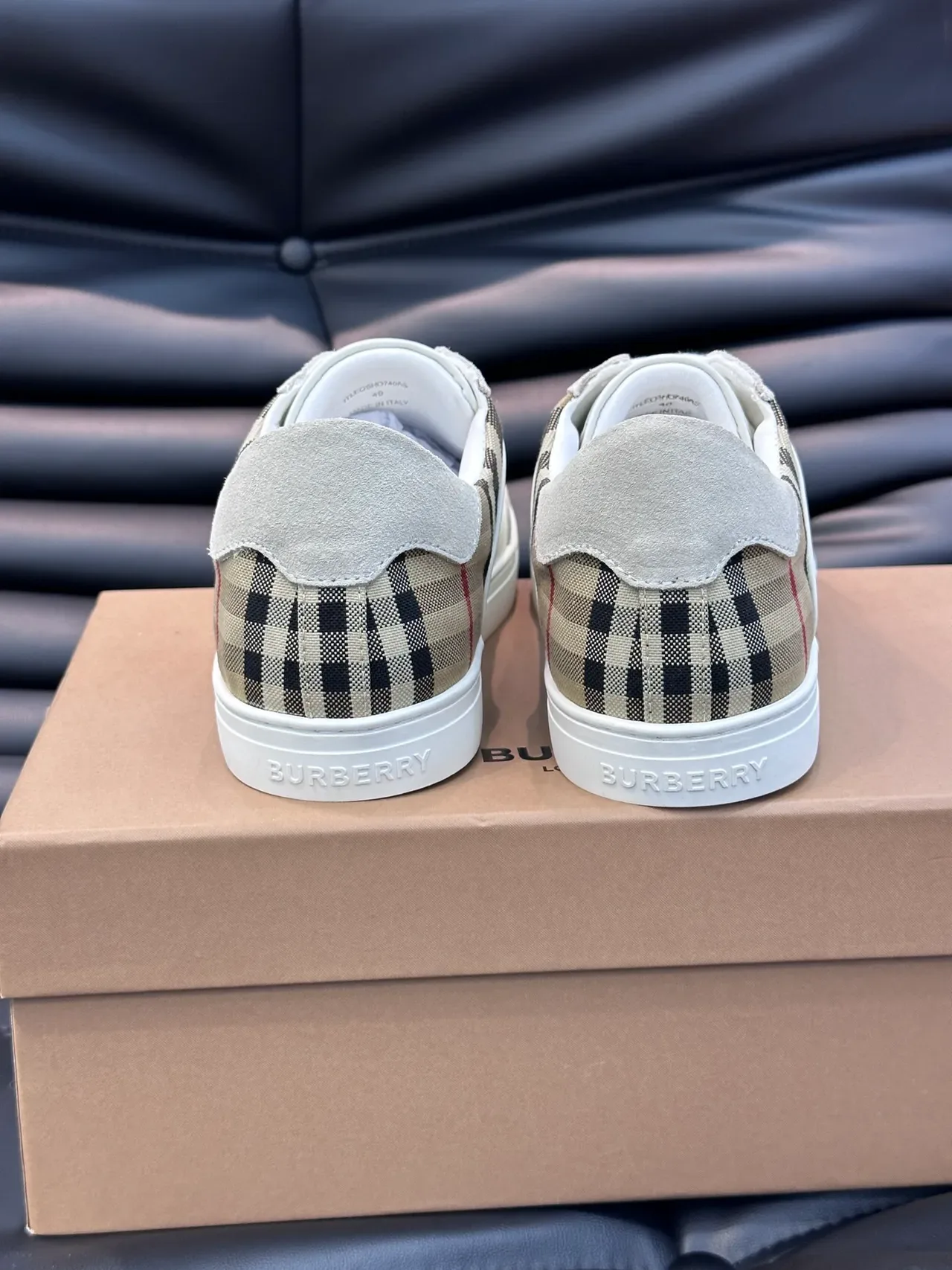 Burberry Blanc Beige Baskets Lifestyle Híbrides Cuir-Suede Basses 3