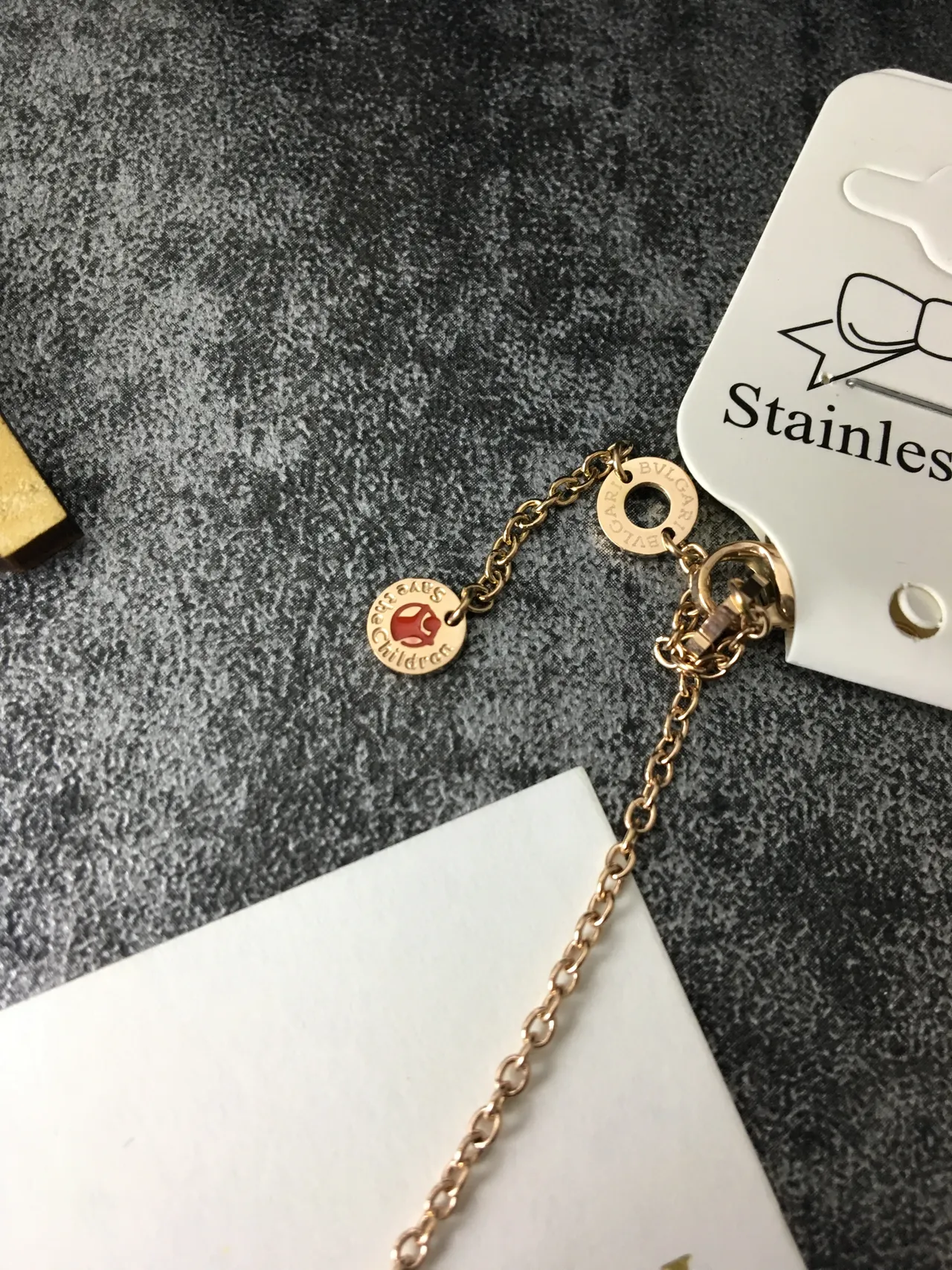Bvlgari B.zero1 Collier avec pendentif en céramique noire et or 6