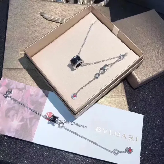 Bvlgari B.zero1 Collier pendentif en céramique noire et ton argent 2