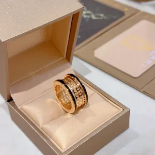 Bvlgari B.zero1 চার গোলাপি সোনা এবং কালো এনামেল রিং