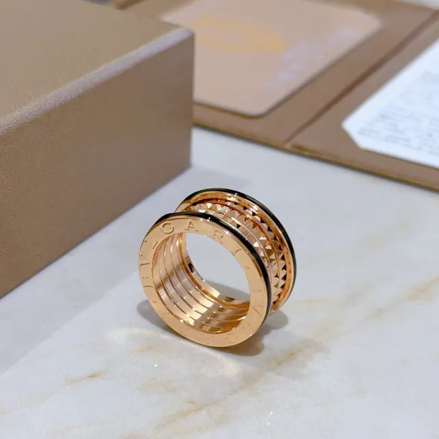 Bvlgari B.zero1 Quatro Ouro Rosa e Esmalte Preto Anel 2
