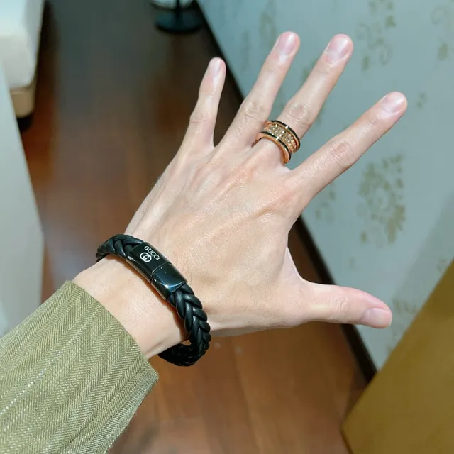 Bvlgari B.zero1 Quatro Ouro Rosa e Esmalte Preto Anel 8